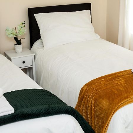 Avril Warwickshire Home Stay 纽尼顿 外观 照片