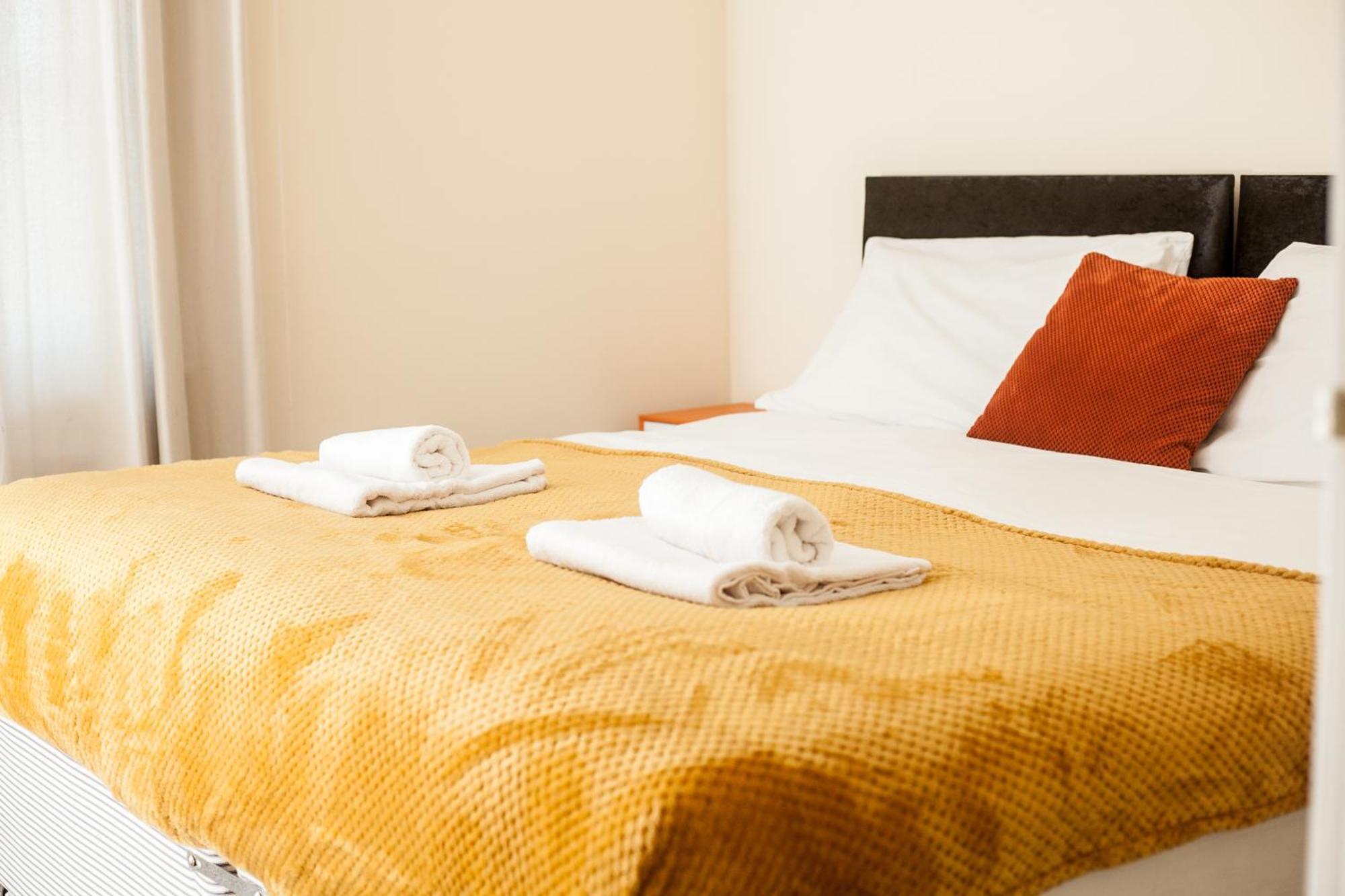 Avril Warwickshire Home Stay 纽尼顿 外观 照片