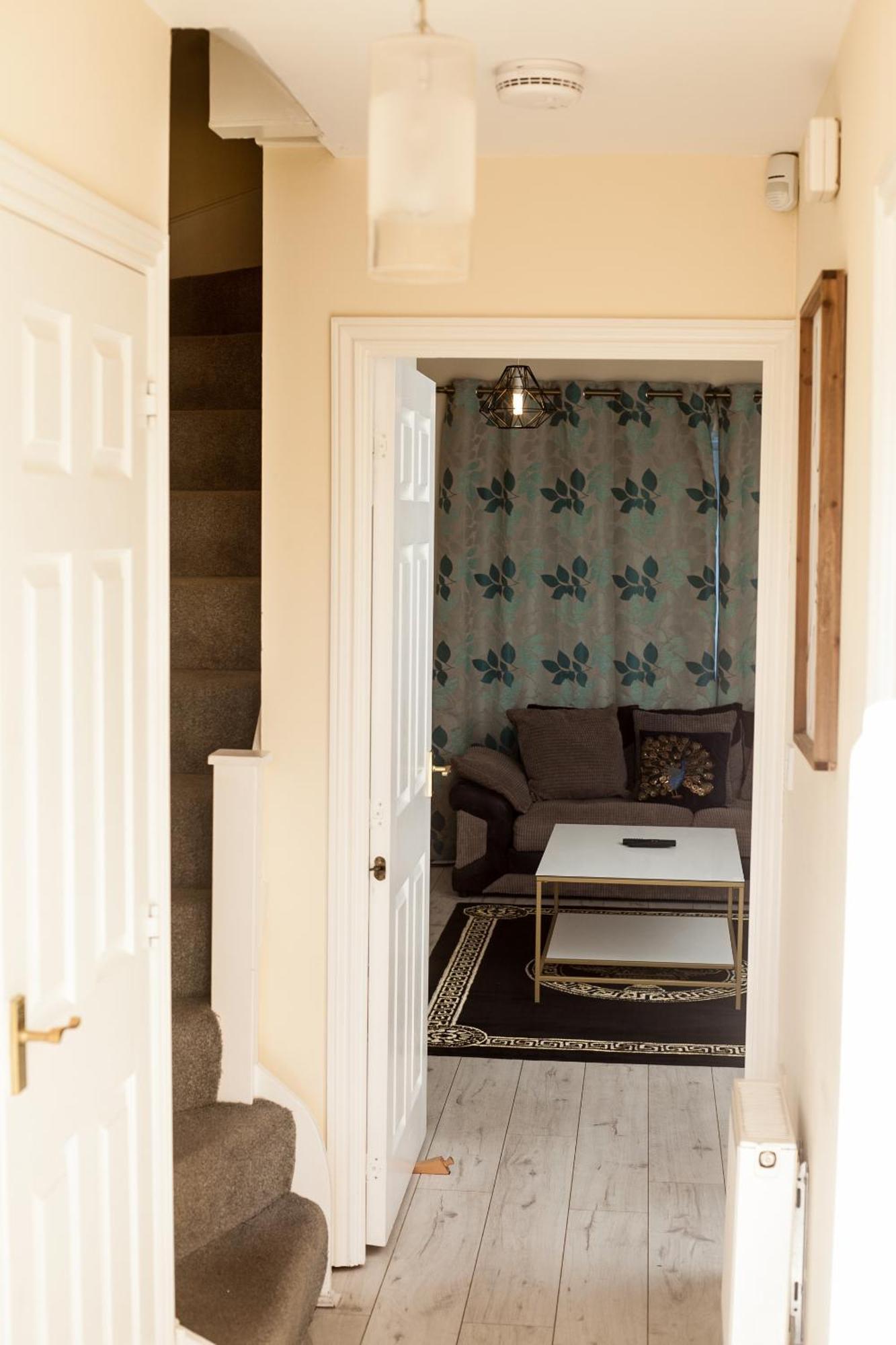 Avril Warwickshire Home Stay 纽尼顿 外观 照片