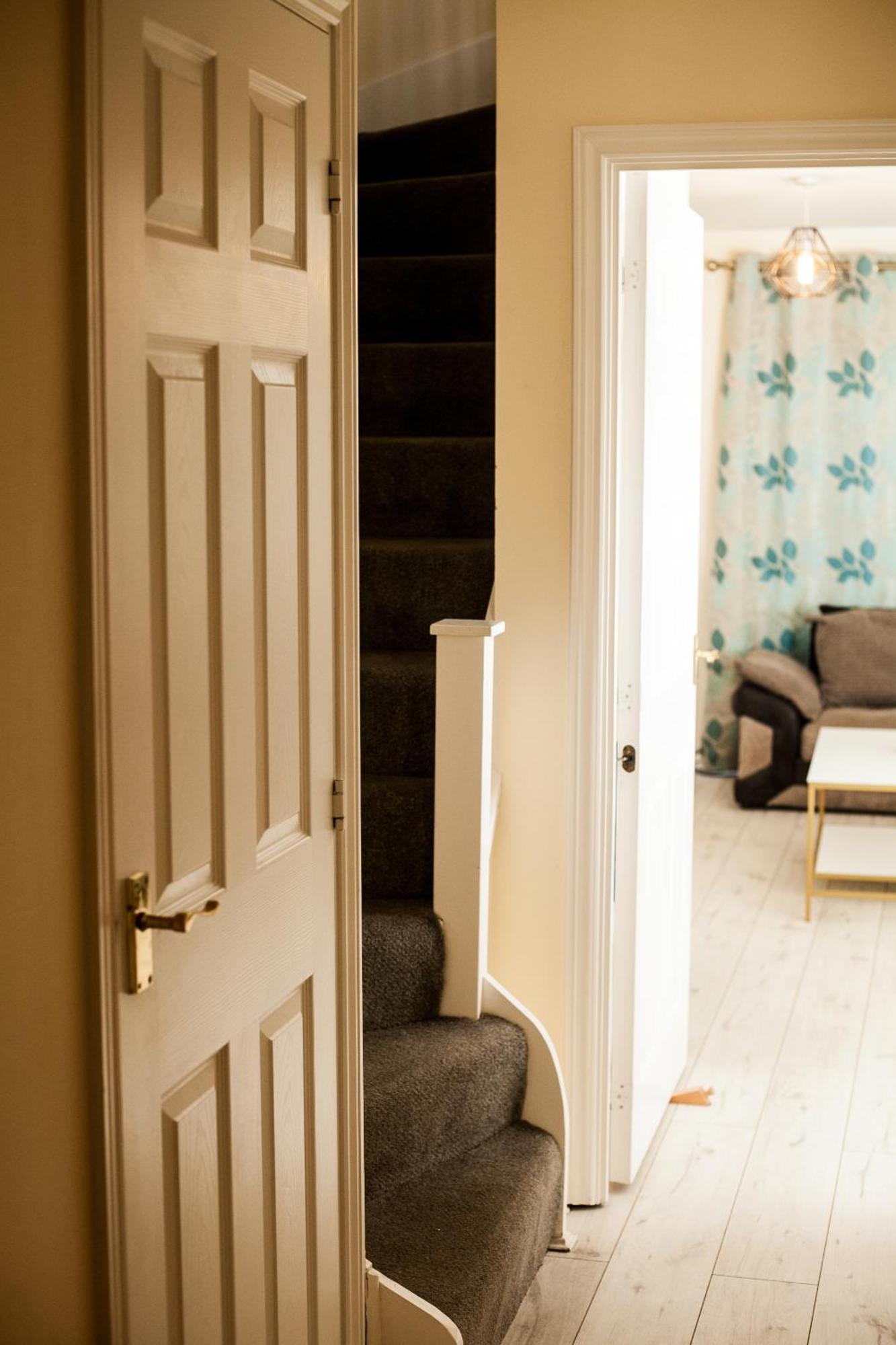 Avril Warwickshire Home Stay 纽尼顿 外观 照片