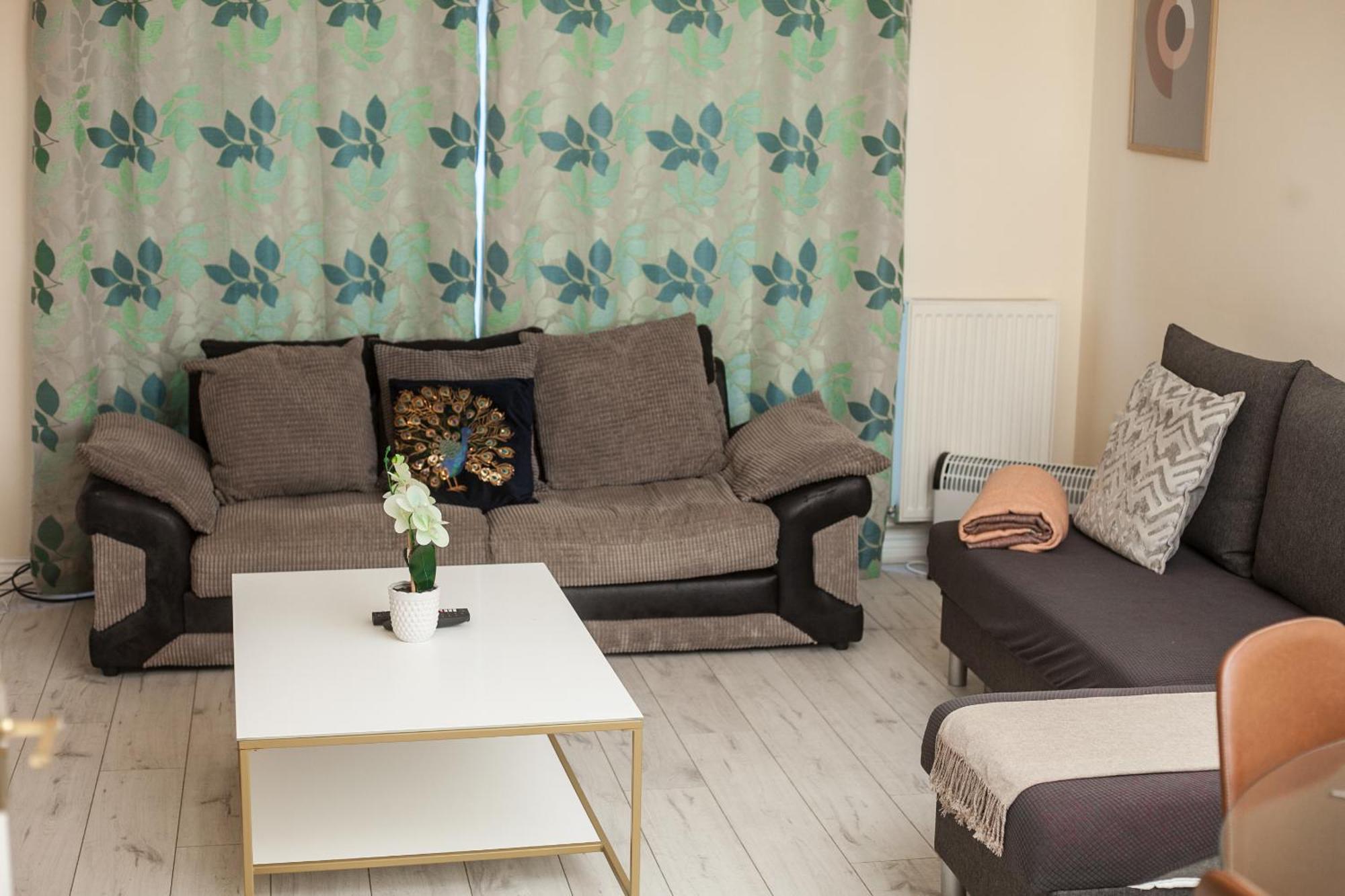 Avril Warwickshire Home Stay 纽尼顿 外观 照片