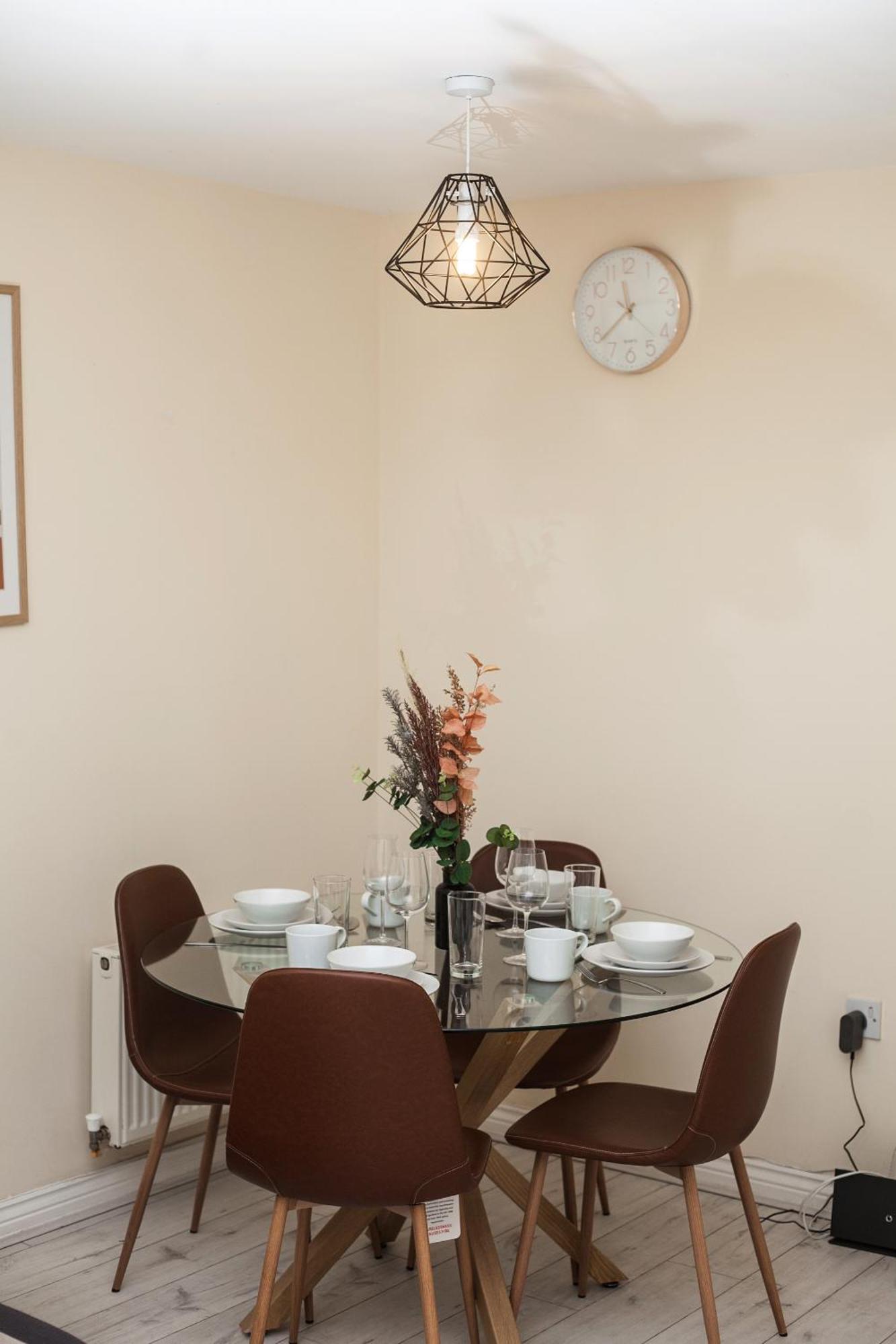 Avril Warwickshire Home Stay 纽尼顿 外观 照片